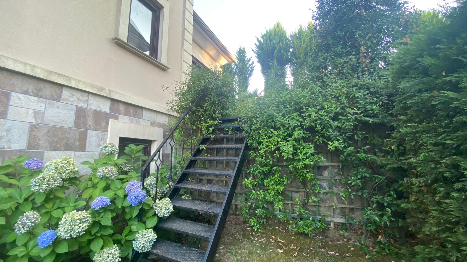 YALINCAK PARK EVLER 2'DE SATILIK TRİPLEKS VİLLA